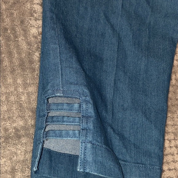 Women's Blue Capris - Picture 4 of 4